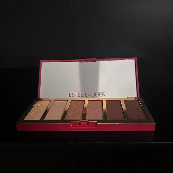 Estee Lauder Eyeshadow Palette - Nude and Rose Hues - Picture 1 of 7